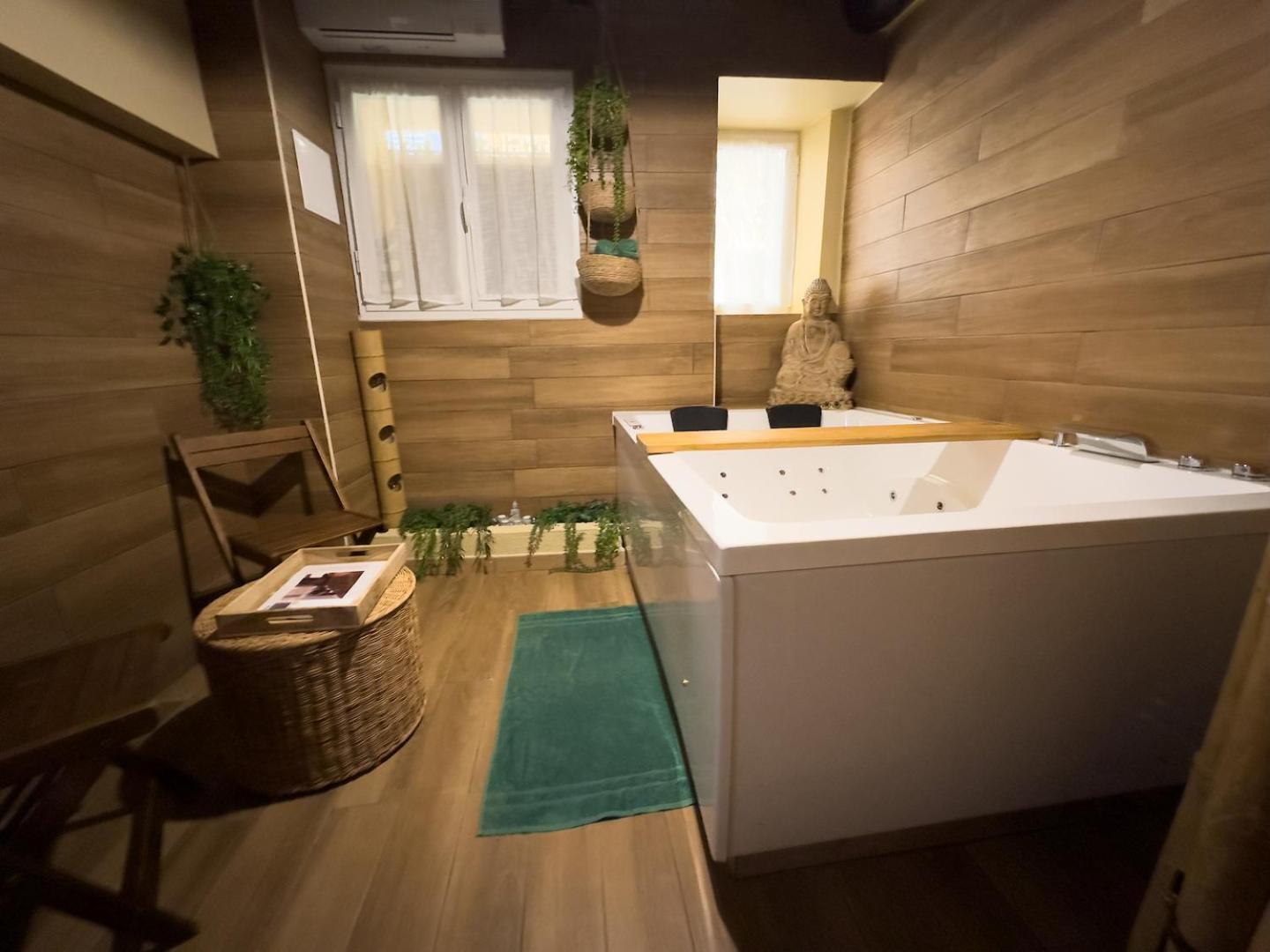 Le Balneo Jacuzzi Vieil Antibes Safranier公寓 外观 照片